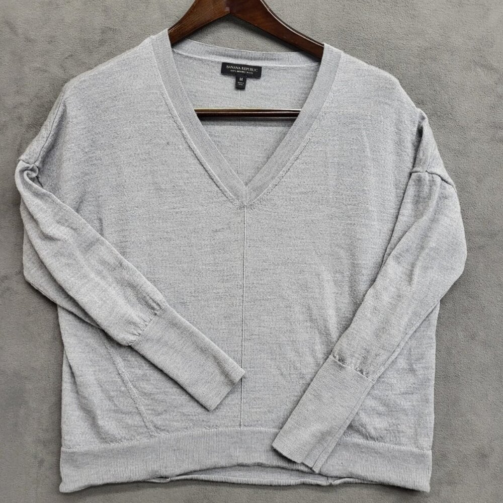 Banana Republic Merino Wool V Neck Sweater Women's Size M Casual‎ Classic Warm
